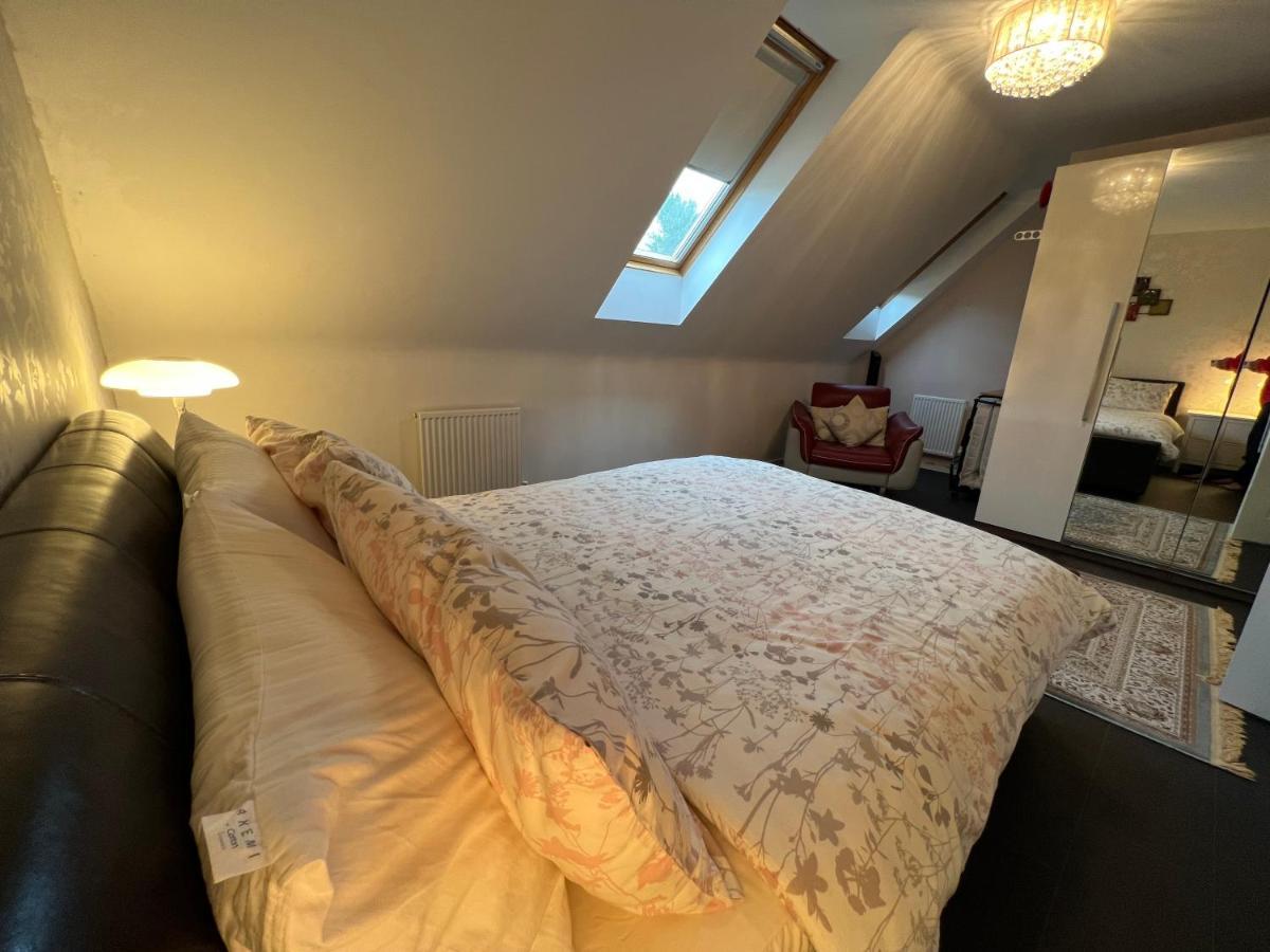 Sheffield City Centre , Free Wifi & Parking - Private Room - Shared House Eksteriør billede