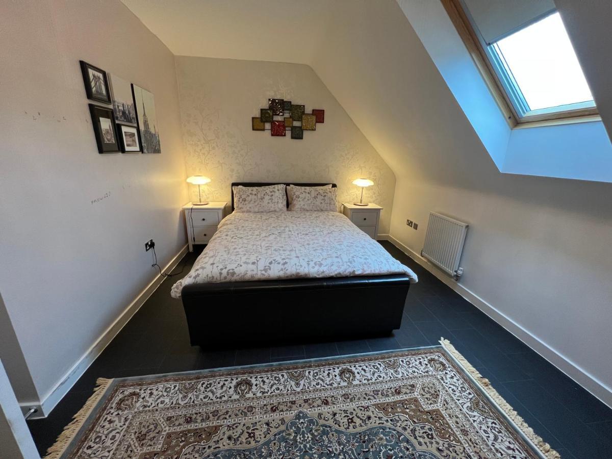 Sheffield City Centre , Free Wifi & Parking - Private Room - Shared House Eksteriør billede